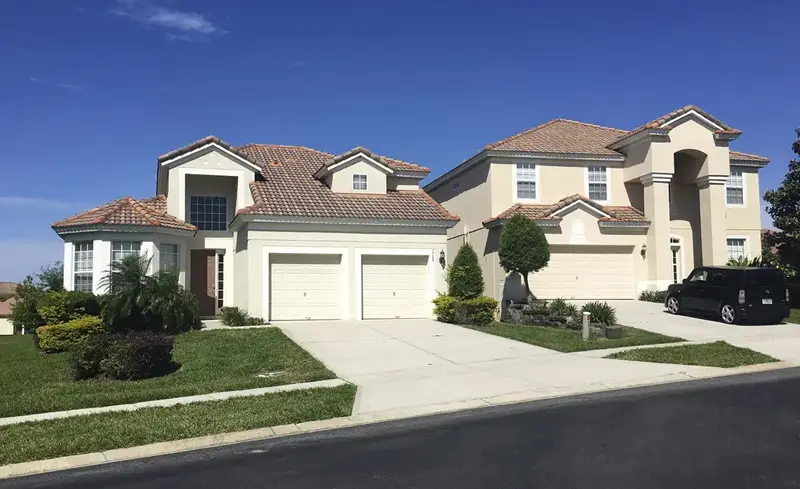 4 useful hacks for painting your home's exterior in the summer